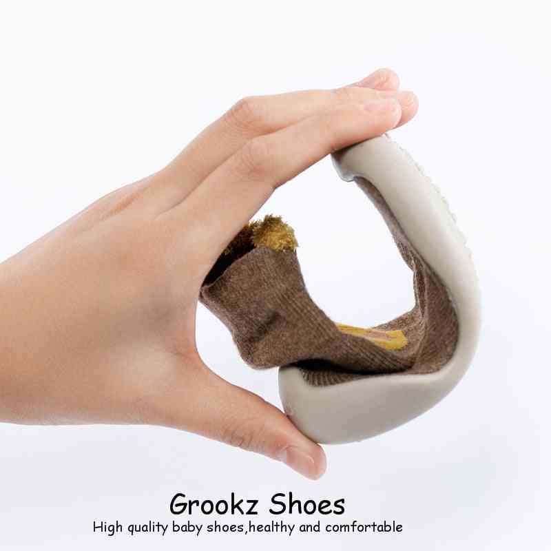 Premium Baby Sock Shoes - Brown Giraffe