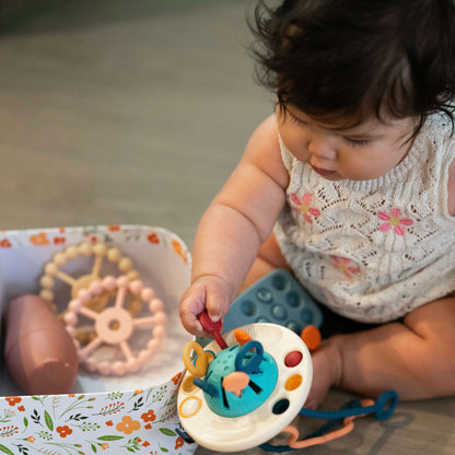 UFO Silicone Pulling Toy