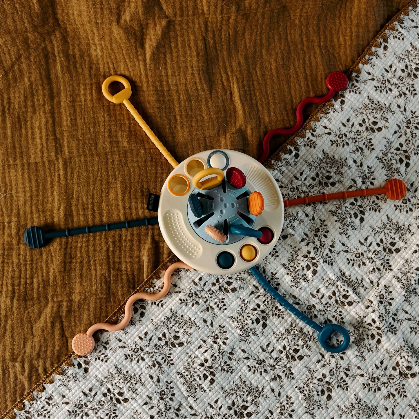 UFO Silicone Pulling Toy