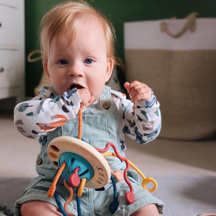 UFO Silicone Pulling Toy