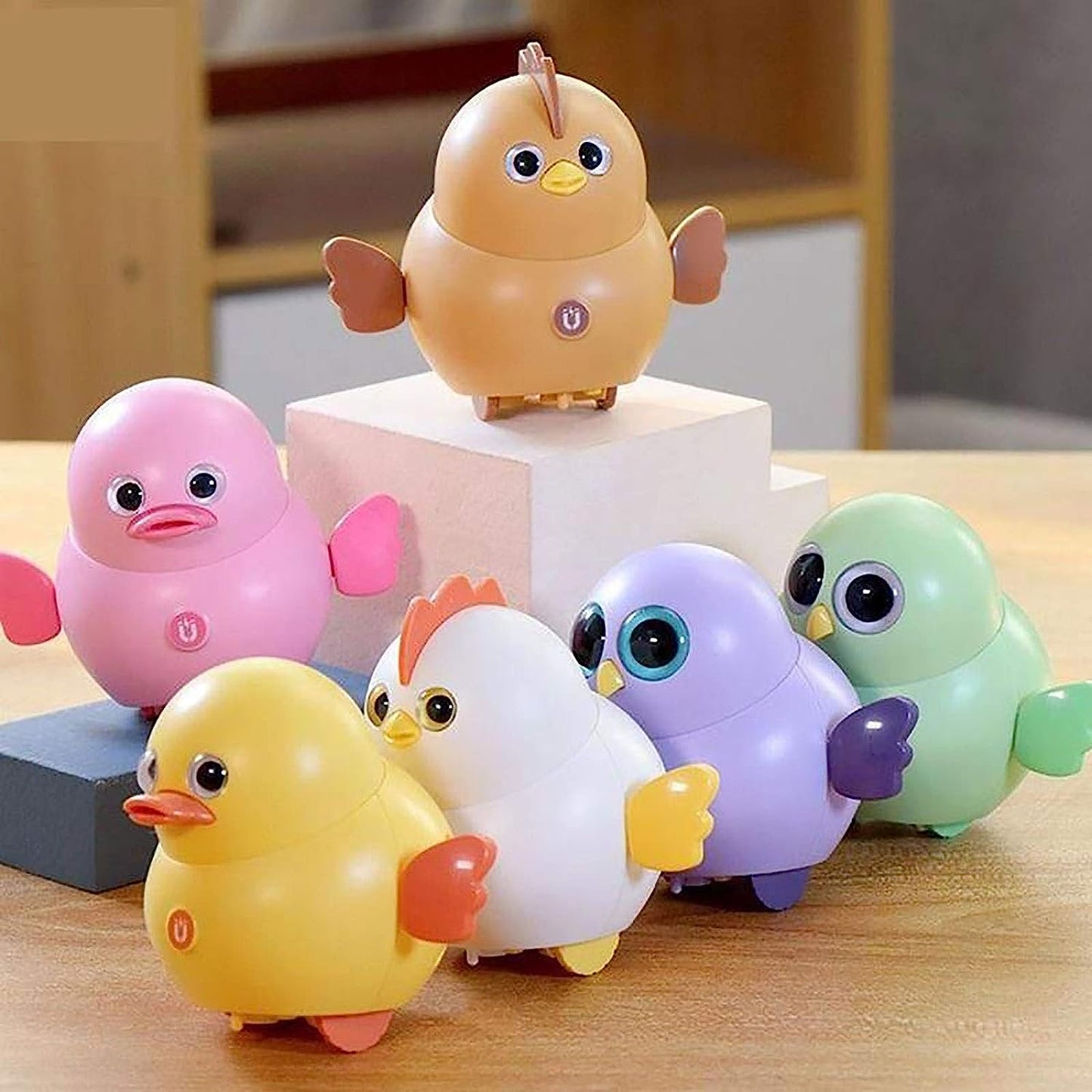 Cute Swinging Magnetic Walking Chicken Squad Toy