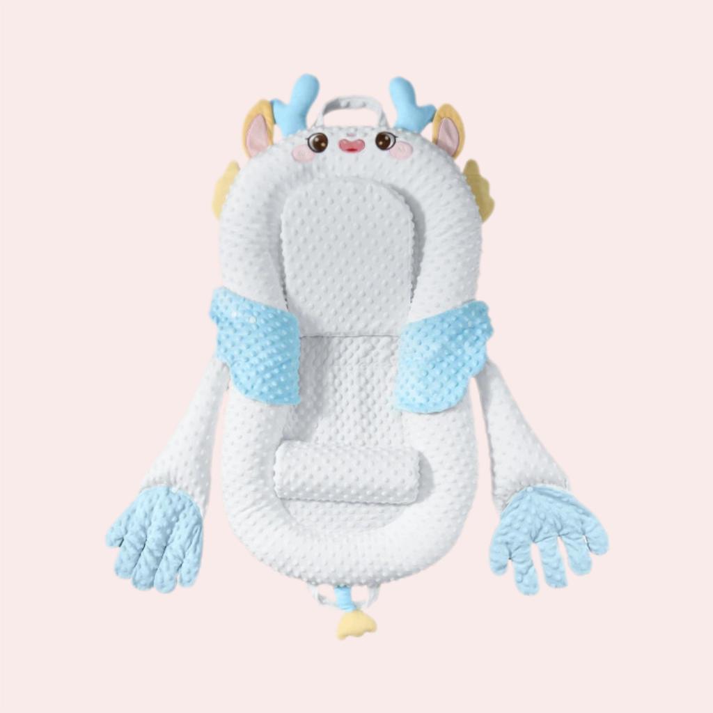 Smart soothing baby lounger with automatic patting hands